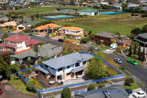 Photo of property in 11 Rosetti Rise, West Harbour, Auckland, 0618