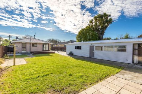 Photo of property in 6 Blossomdale Place, Bishopdale, Christchurch, 8053