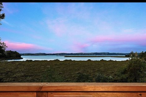 Photo of property in 31 Pipitea Place, Massey, Auckland, 0614