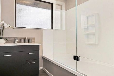 Photo of property in 1/100 Purchas Street, Edgeware, Christchurch, 8013