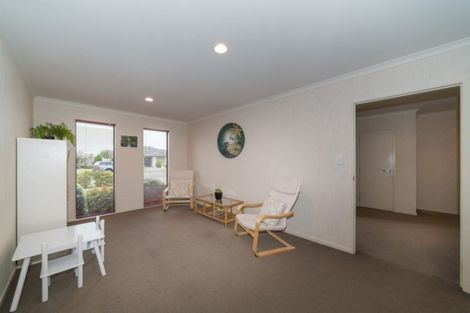 Photo of property in 32 Tennyson Avenue, Kelvin Grove, Palmerston North, 4414