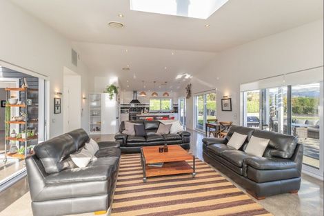 Photo of property in 342a Tararua Road, Levin, 5571