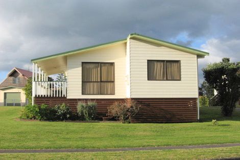 Photo of property in 212 Patuwai Drive, Whangamata, 3620