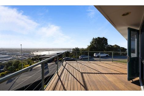 Photo of property in 72 Cannon Hill Crescent, Mount Pleasant, Christchurch, 8081