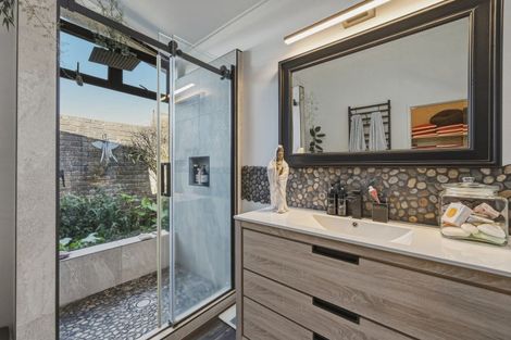 Photo of property in 2 Exeter Place, Tihiotonga, Rotorua, 3015