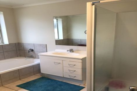 Photo of property in 18 Norman Close, The Gardens, Auckland, 2105