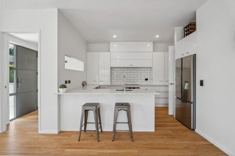 Photo of property in 15 Matipo Street, Wanaka, 9305