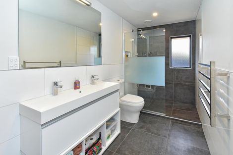 Photo of property in 56 Lothian Brae, Wattle Downs, Auckland, 2103