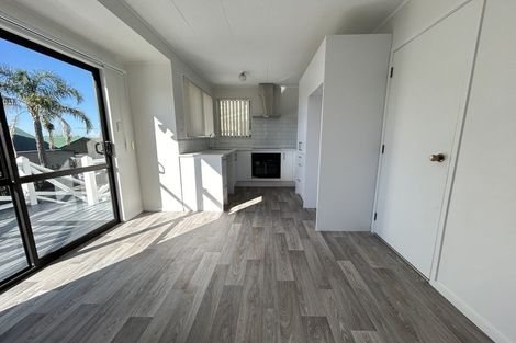 Photo of property in 14 Chablis Place, Henderson, Auckland, 0612
