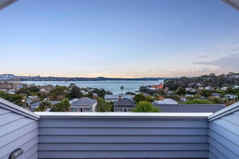 Photo of property in 2/12 Mariposa Crescent, Birkenhead, Auckland, 0626