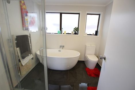 Photo of property in 1 Urban Grove, Ranui, Auckland, 0612