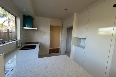 Photo of property in 1/25 Glenlea Place, Flat Bush, Auckland, 2019