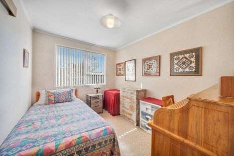 Photo of property in 16 Pavola Grove, Glenfield, Auckland, 0629