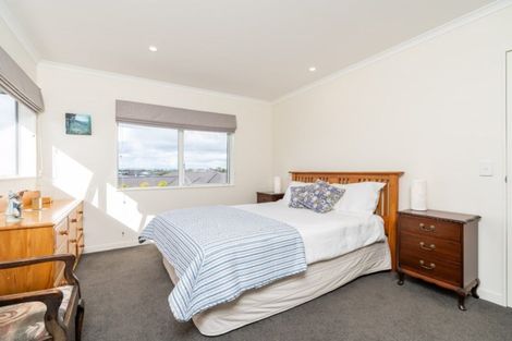 Photo of property in 10 Stace Hopper Drive, One Tree Point, 0118