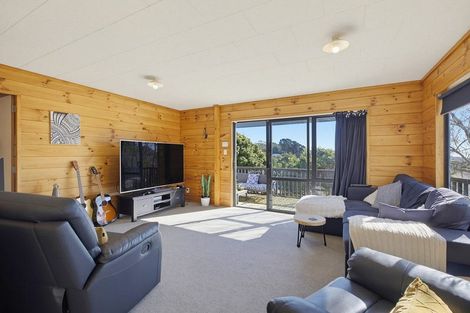 Photo of property in 32 Northumberland Street, Cannons Creek, Porirua, 5024