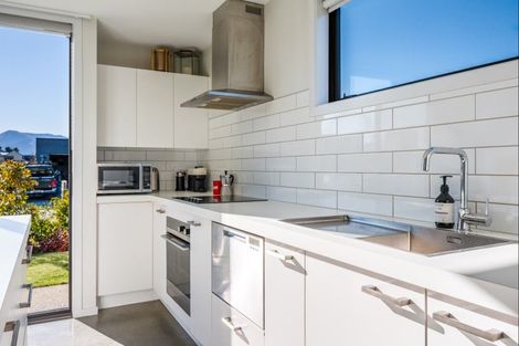 Photo of property in 8 Glen Dene Crescent, Wanaka, 9305