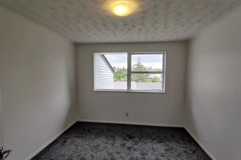 Photo of property in 5 Juniper Road, Sunnynook, Auckland, 0620