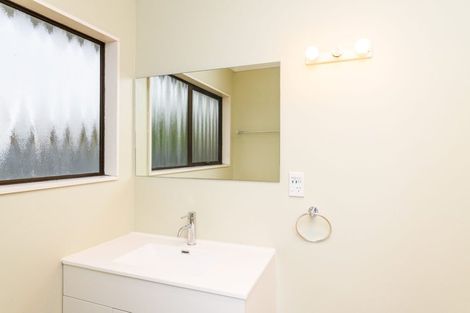 Photo of property in 5 Edgecombe Court, Roslyn, Palmerston North, 4414