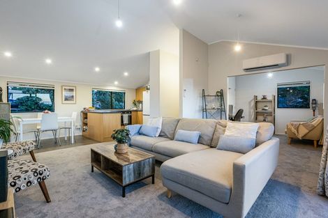 Photo of property in 16 Morere Street, Titahi Bay, Porirua, 5022