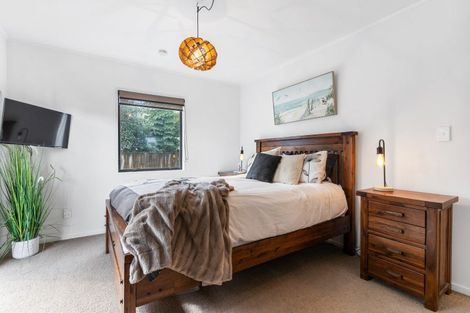 Photo of property in 1/19 Drome View Place, Beach Haven, Auckland, 0626