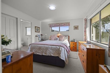 Photo of property in 7 Lancewood Lane, Roslyn, Palmerston North, 4414