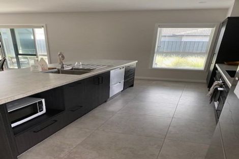 Photo of property in 2 Rangataiki Place, Awatoto, Napier, 4110