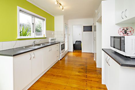 Photo of property in 11 Surrey Street, Manurewa, Auckland, 2102