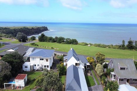 Photo of property in 6 Halse Place, Opunake, 4616