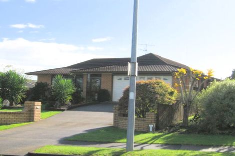 Photo of property in 23 Woodview Rise, Botany Downs, Auckland, 2010