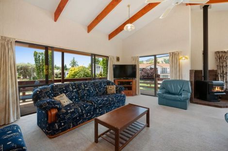 Photo of property in 7 Gibbs Place, Kinloch, Taupo, 3377