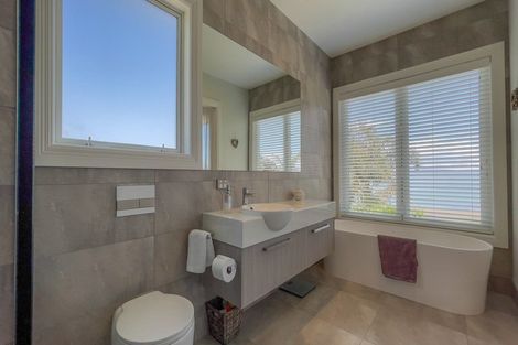 Photo of property in 11 Ngarimu Heights Row, Ngarimu Bay, Thames, 3575