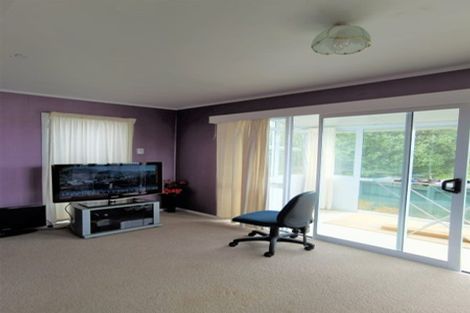 Photo of property in 228 Whitney Street, Blockhouse Bay, Auckland, 0600