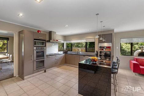 Photo of property in 18 Rosetti Rise, West Harbour, Auckland, 0618