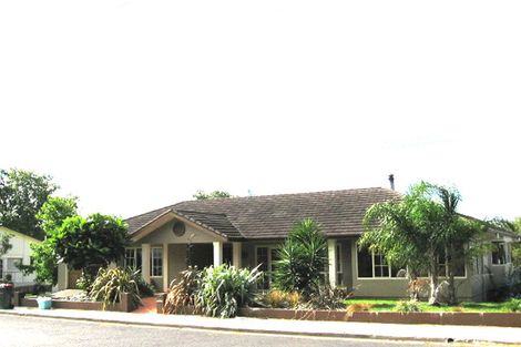 Photo of property in 73 Taunton Terrace, Blockhouse Bay, Auckland, 0600