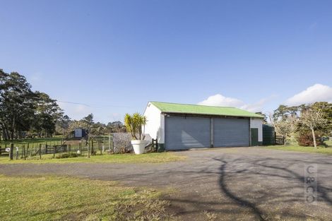 Photo of property in 271 Waitakere Road, Taupaki, Henderson, 0782