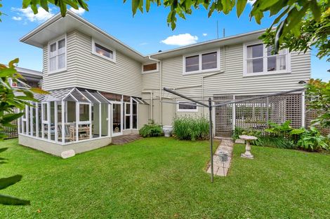 Photo of property in 1/108 Forrest Hill Road, Forrest Hill, Auckland, 0620