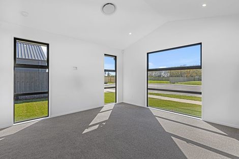 Photo of property in 5 Ligget Place, Woodend, 7610