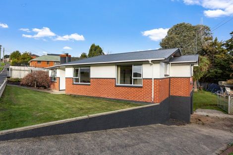 Photo of property in 12 Waldron Crescent, Green Island, Dunedin, 9018