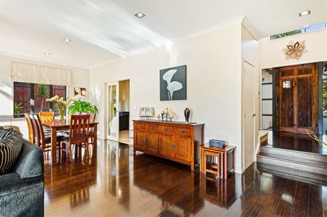 Photo of property in 32 The Avenue, Albany, Auckland, 0632