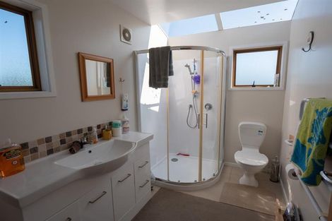 Photo of property in 17 School Road, Riverhead, 0820