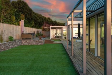 Photo of property in 5 Queenswood Gardens, Mairehau, Christchurch, 8052