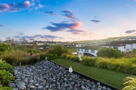 Photo of property in 6 Kina Place, Long Bay, Auckland, 0630