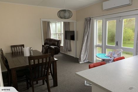 Photo of property in 28 Davidson Crescent, Tawa, Wellington, 5028