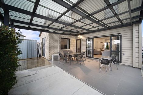 Photo of property in 16 Kuparu Street, Weymouth, Auckland, 2103