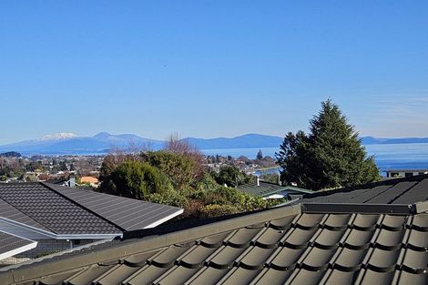 Photo of property in 75b Harvey Street, Waipahihi, Taupo, 3330