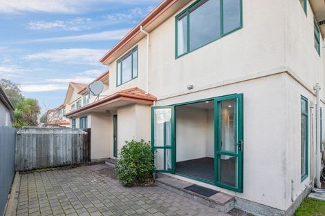 Photo of property in 68 Thackeray Place, Waltham, Christchurch, 8023