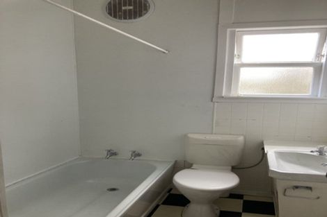 Photo of property in 43 Grant Road, Thorndon, Wellington, 6011