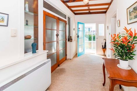 Photo of property in 12 Saint Leonard Street, Saint Johns Hill, Whanganui, 4501