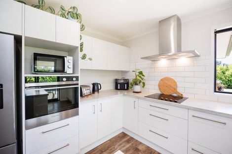 Photo of property in 2 Monarch Drive, Ashhurst, 4810