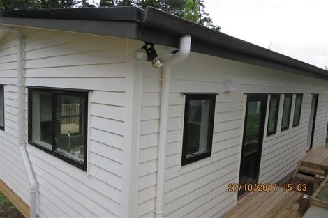 Photo of property in 5 Fernhaven Place, Massey, Auckland, 0614